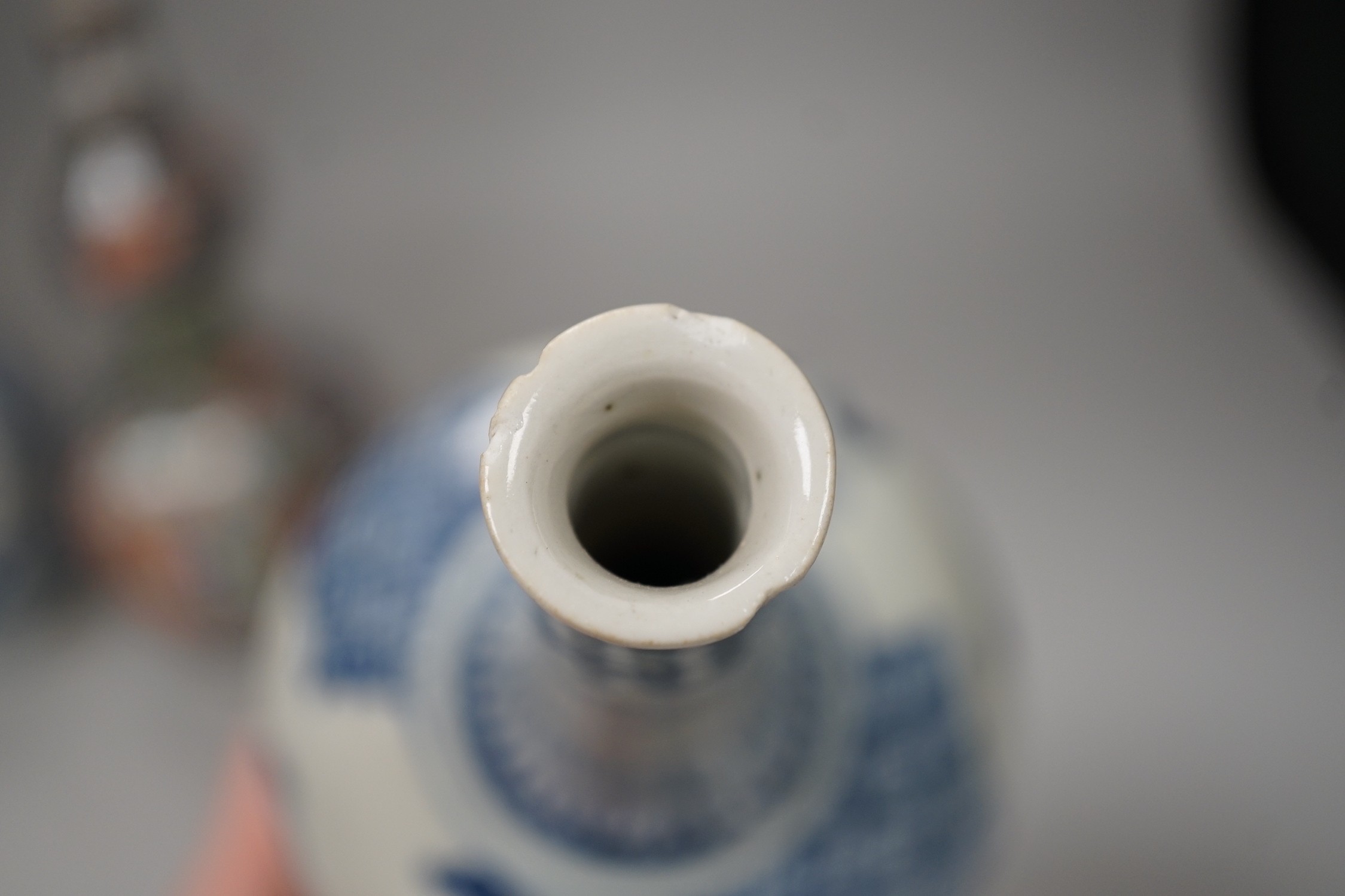A Chinese famille verte octagonal double gourd vase, together with a pair of Chinese blue and white bottle vases, tallest 20cm